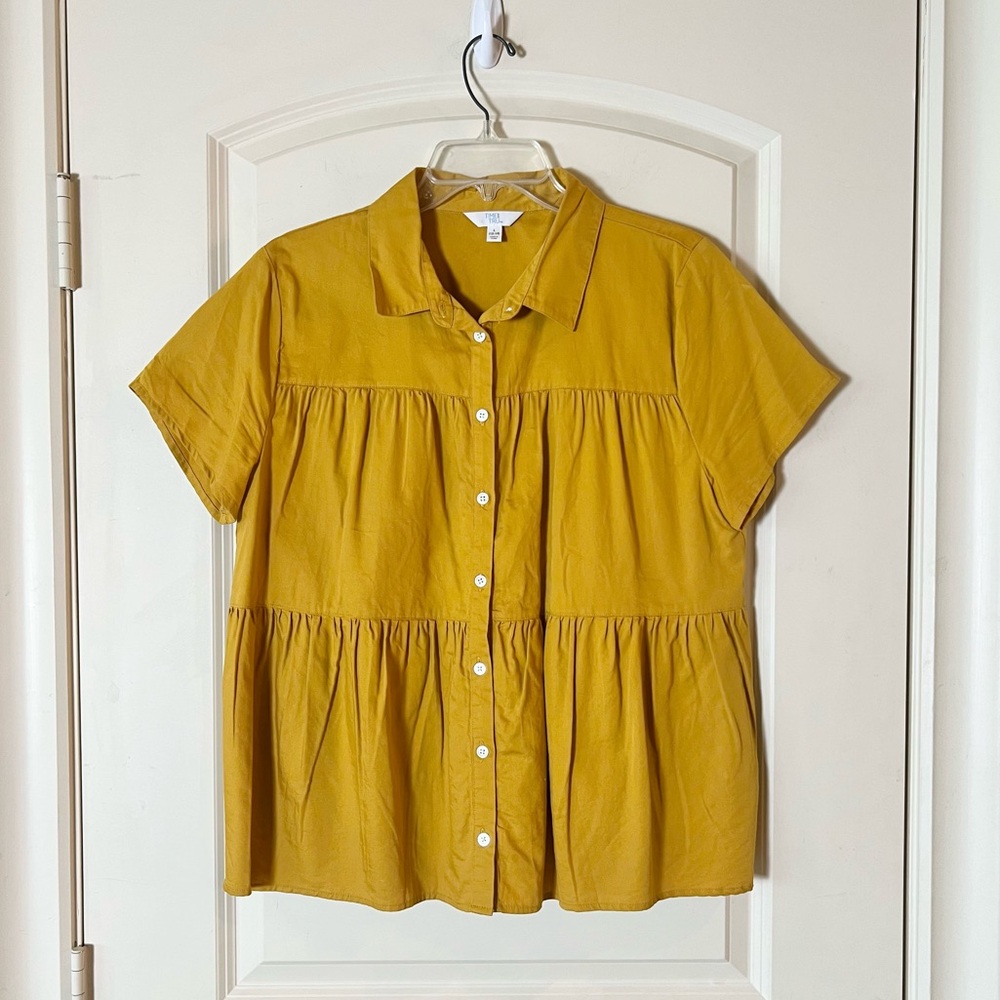 Time and Tru Women's mustard Gold Tiered Button Front Top Large